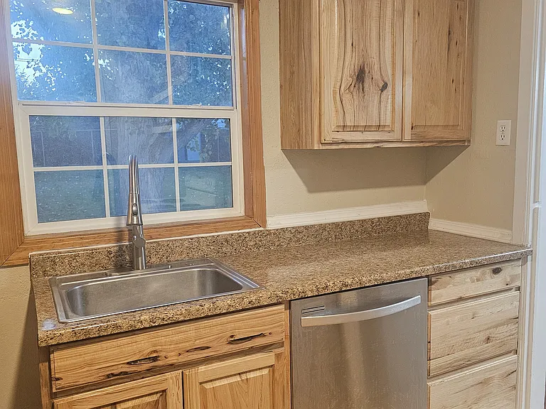 1407 Stevens Dr — Photo 1
