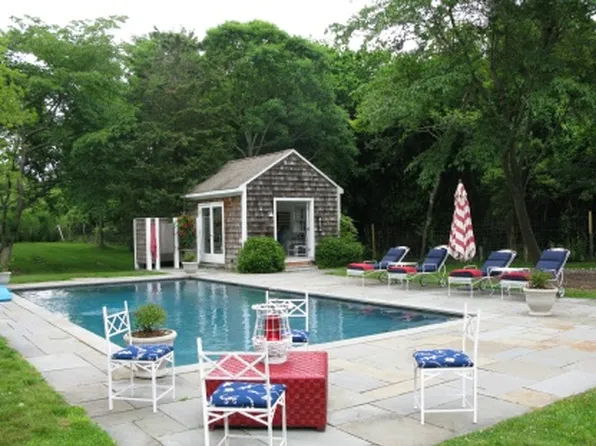 https://photos.zillowstatic.com/fp/286f87eaf83092304cf5b1dfc8cf383e-p_e.webp