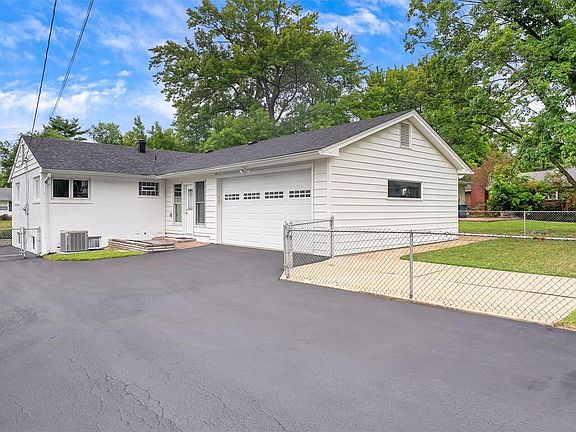 2nd image of 708 Huntwood Ln