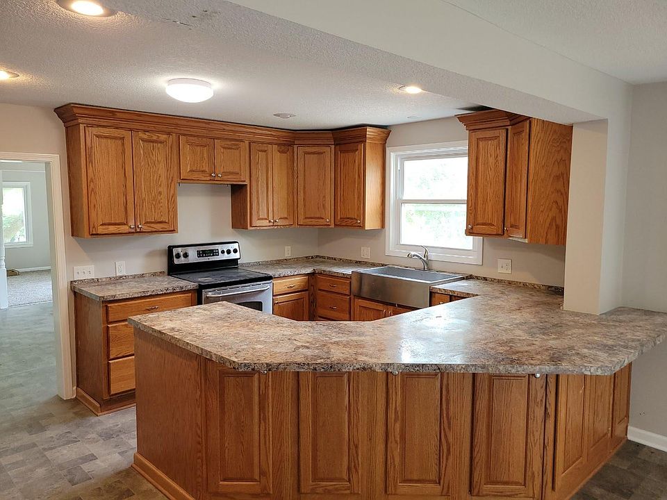 Gorgeous open kitchen!