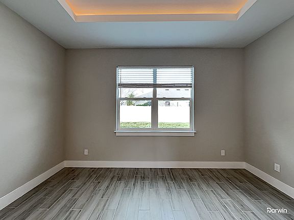 5th image of 354 Gardenia Ct