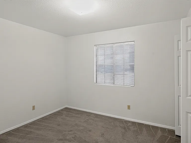 6255 E Ivy St — Photo 7