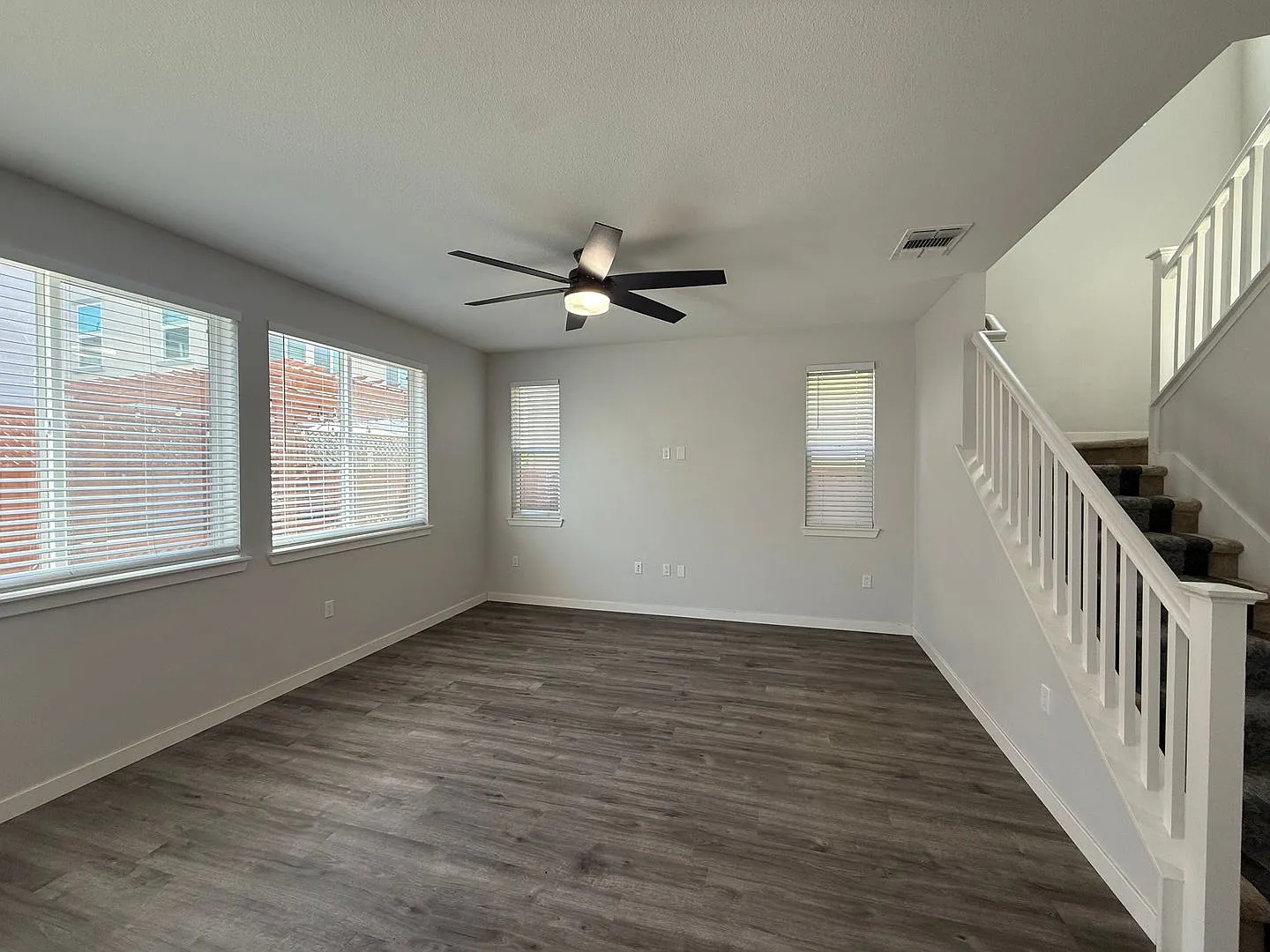 Beautiful Newer 4-Bedroom Home — Photo 3