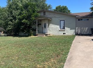 523 W 9th St, Stroud, OK 74079