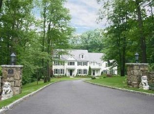 8 S Salem Rd, Ridgefield, CT 06877