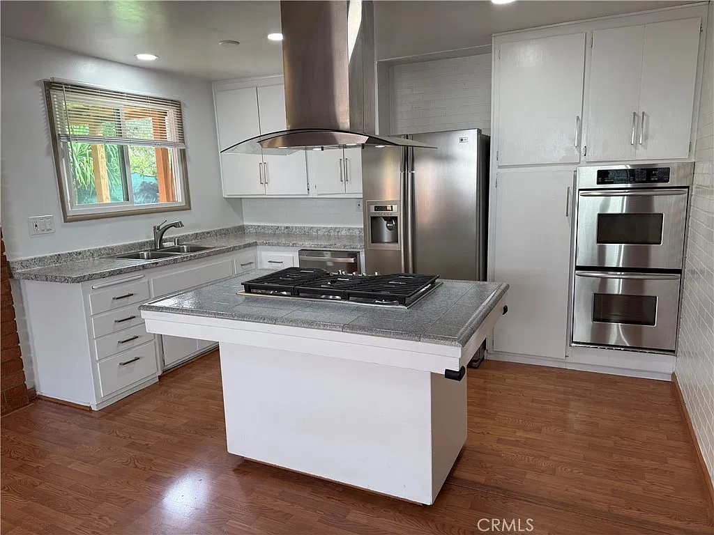 4 bed, 1570 sqft, $4,000 — Photo 3
