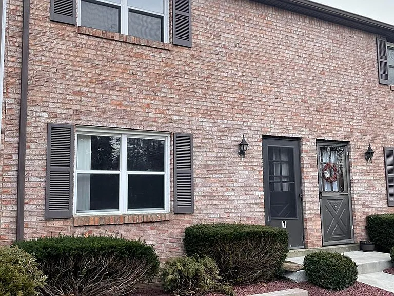 1685 Broadhead Rd #7 — Photo 1