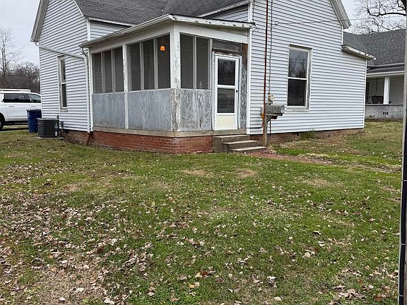3rd image of 122 E Taylor St