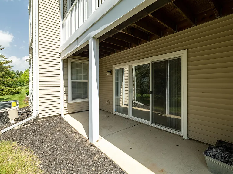 2906 N Knightsbridge Cir — Photo 7