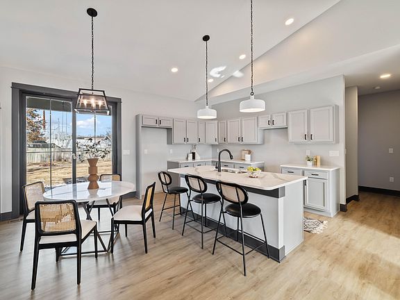 2nd image of 616 Harrison St