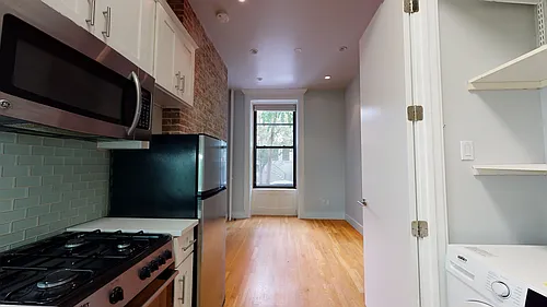 264 W 22nd St #2 Photo 1