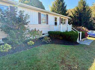 130 Mountain Crest Dr, White Sulphur Springs, WV 24986