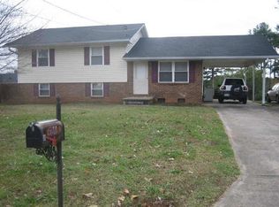 6232 Hayes Dr, Norcross, GA 30093