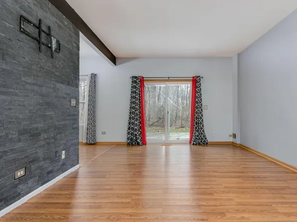 4023 Oak Tree Ln, Plainfield, IL 60586