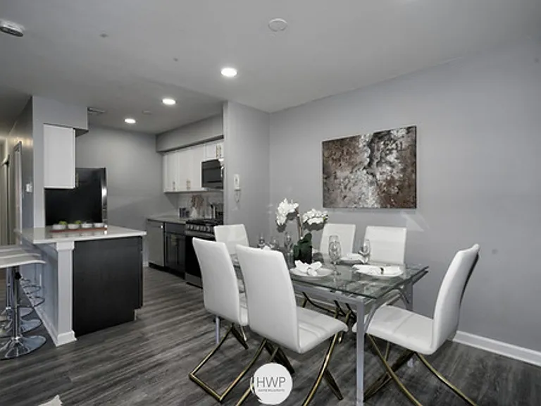 Edge at Greentree — Photo 39