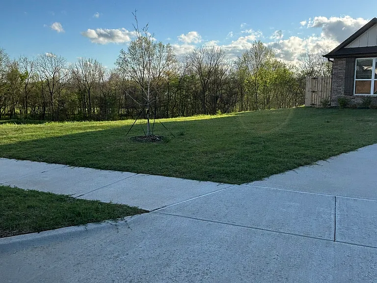3812 SW Pinecrest Dr — Photo 3