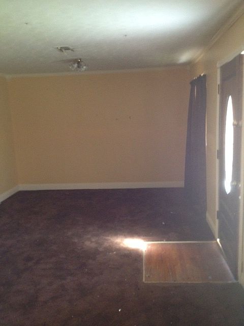 2nd image of 1129 Walley St