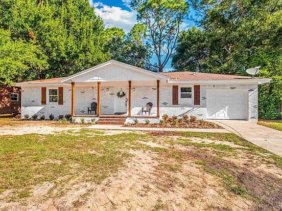3rd image of 3860 Forest Glen Dr