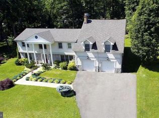 12107 Toreador Ln, Oakton, VA 22124