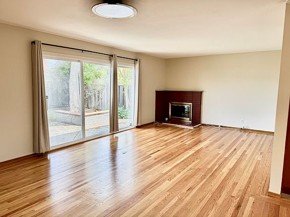 3rd image of 4687 Blackford Ave