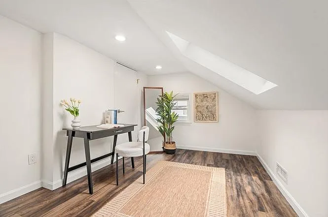 4 bed, $4,500 — Photo 4