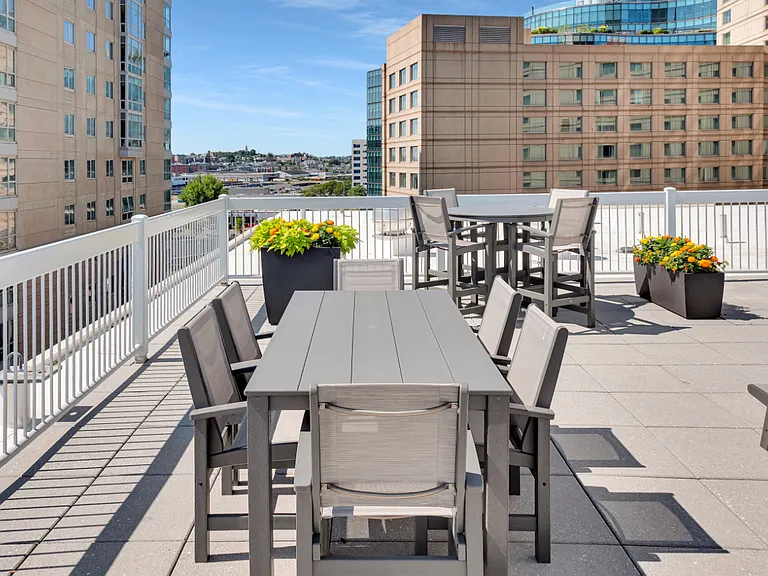 Park Lane Seaport — Photo 39