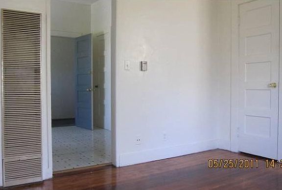 5th image of 1114 Poinsettia Dr APT 11