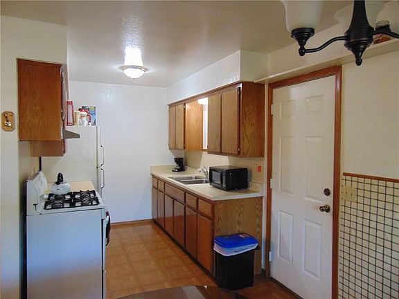 2nd image of 513 Sue Ln