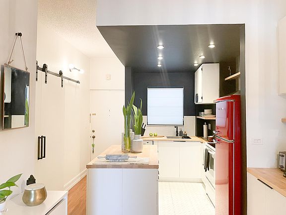 2nd image of 1960 Marseille Dr APT 402