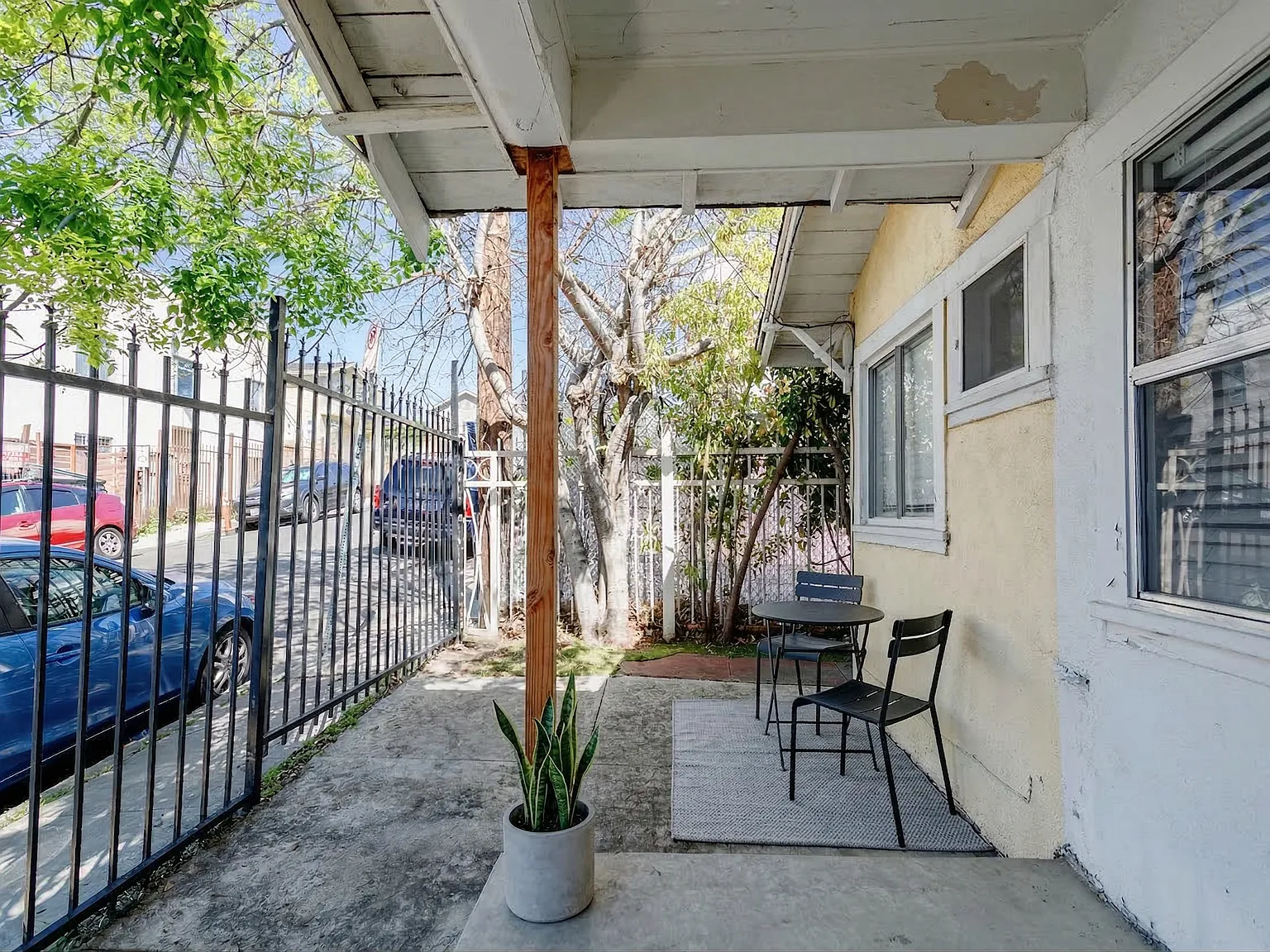 2 bed, 702 sqft, $2,700 — Photo 2