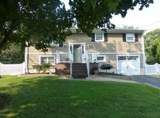8 Goldweber Ave, Jackson, NJ 08527
