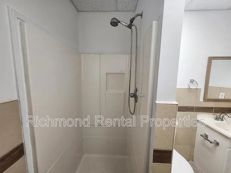 11 E Broad St #A — Photo 7