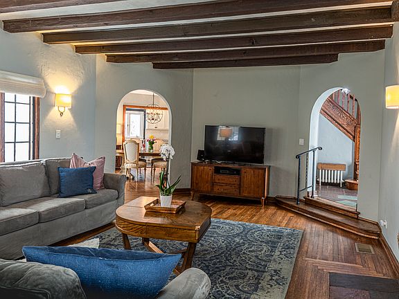 251 Pondfield Road W