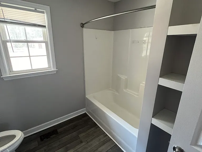 668 Forest Rd — Photo 7