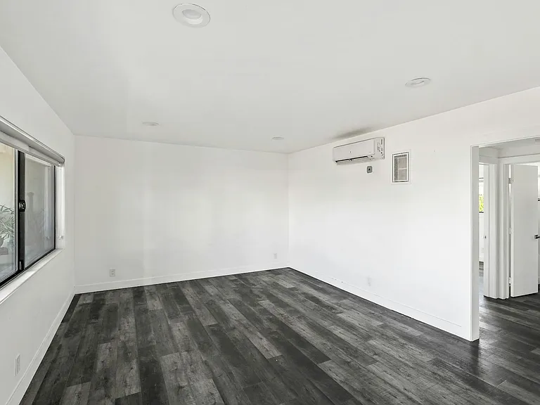 215 N Fickett St #5 — Photo 9