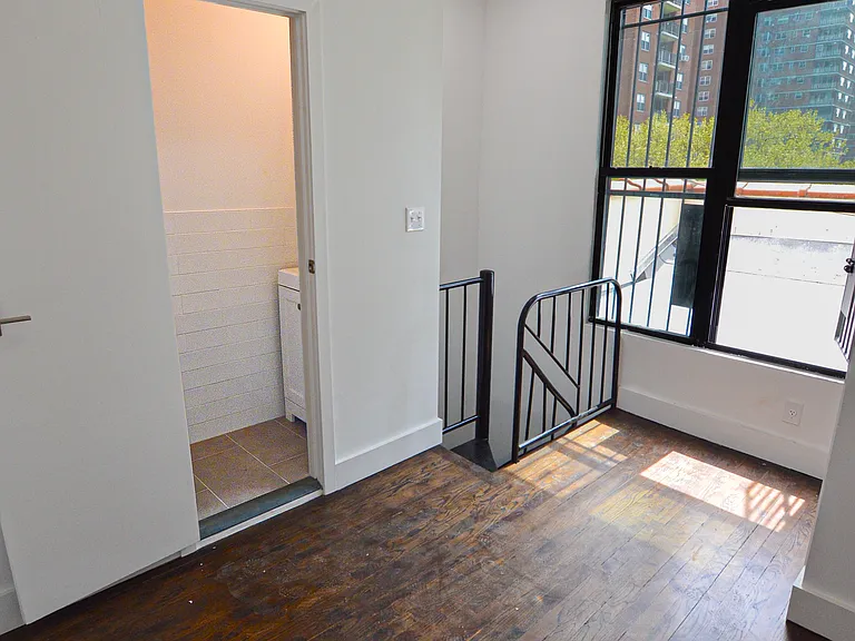 315 W 29th St #5A — Photo 6