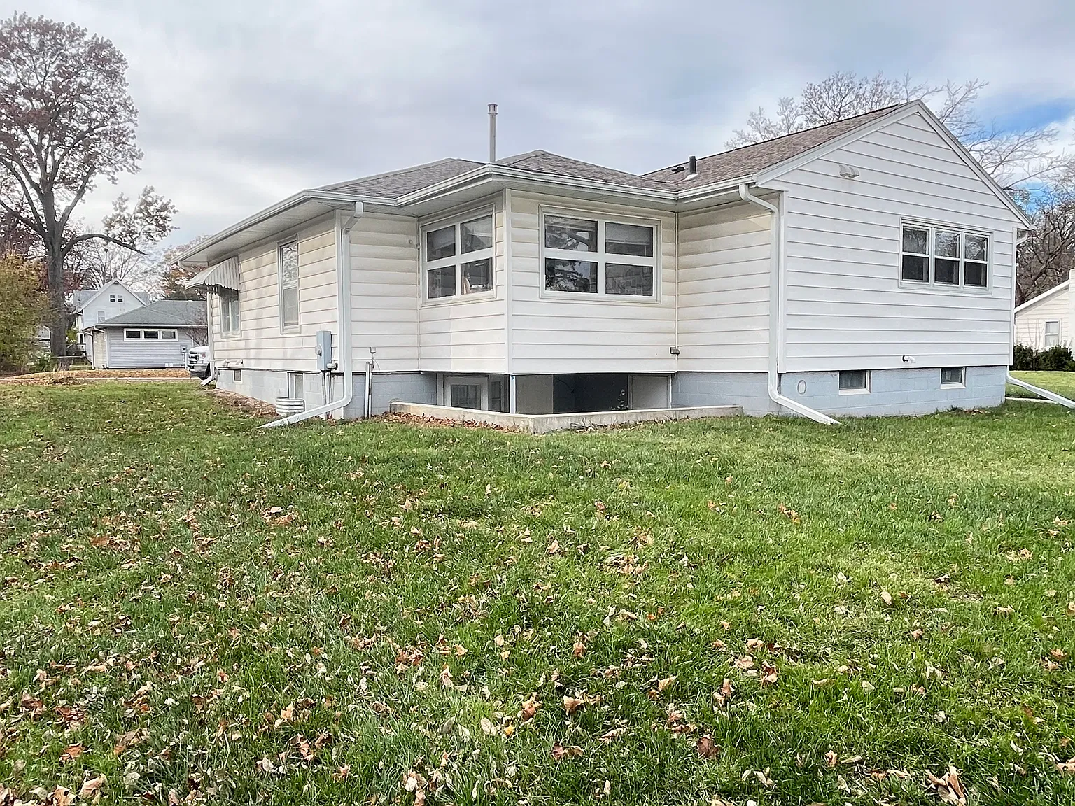 4 bed, 1515 sqft, $1,960 — Photo 2