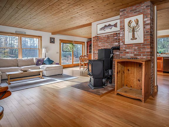 4th image of 33 Ladyslipper Lane