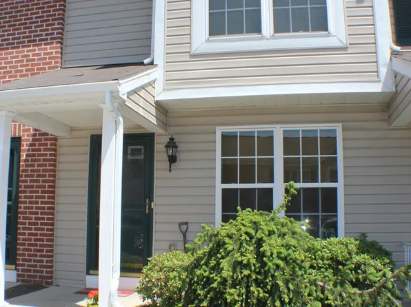 105 Pebble Ln, Bellefonte, PA 16823