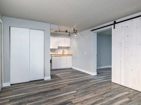 16 Hickok Pl, Burlington, VT 05401