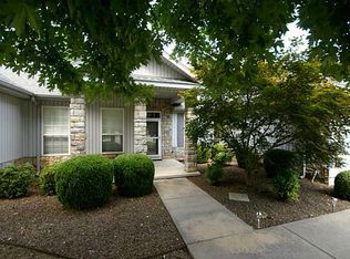 2 Parformance Ln, Bella Vista, AR 72714