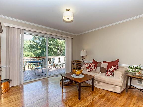 4th image of 9801 Mercier St