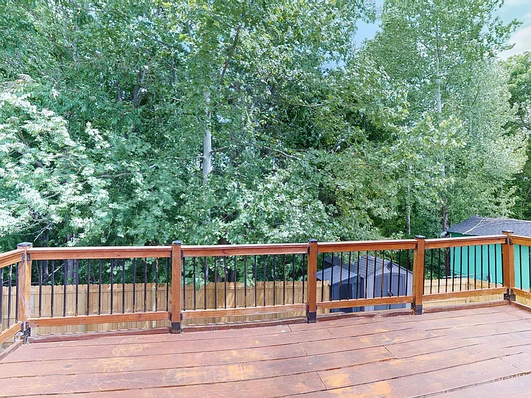 424 Eisenhower Dr — Photo 38