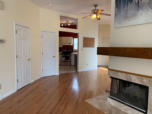 4th image of 1410 S Theresa Ave