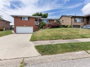 1115 Courtland Rd, Weirton, WV 26062