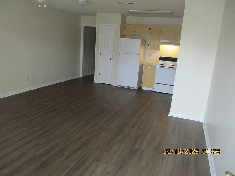900 18th Ave #D — Photo 2