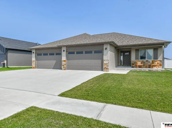 7410 Augustine Ave, Lincoln, NE 68516