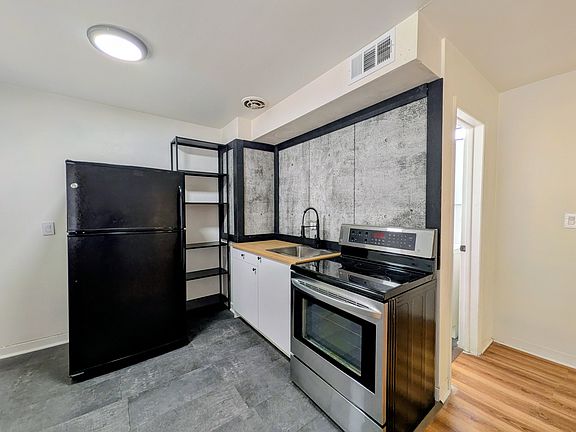 3rd image of 2210 7th St #1