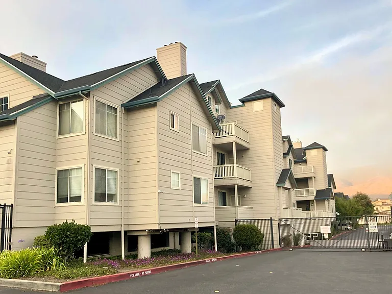 1400 El Camino Real #115 — Photo 33