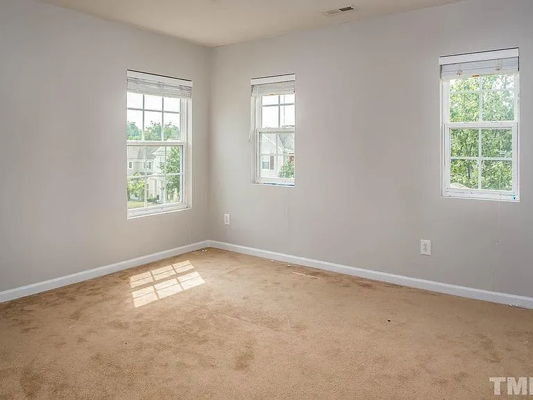 611 Magna Dr — Photo 10